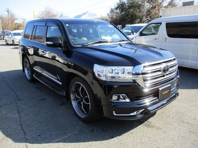 TOYOTA LAND CRUISER 200 - 3