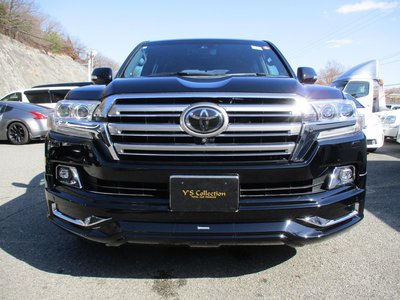 TOYOTA LAND CRUISER 200 - 1