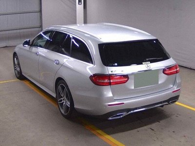 2017 Mercedes-BENZ E-CLASS 照片 2