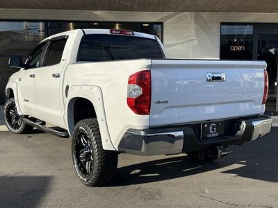 TOYOTA TUNDRA - 8