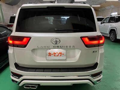 TOYOTA LAND CRUISER 300 - 10