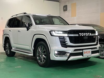 TOYOTA LAND CRUISER 300