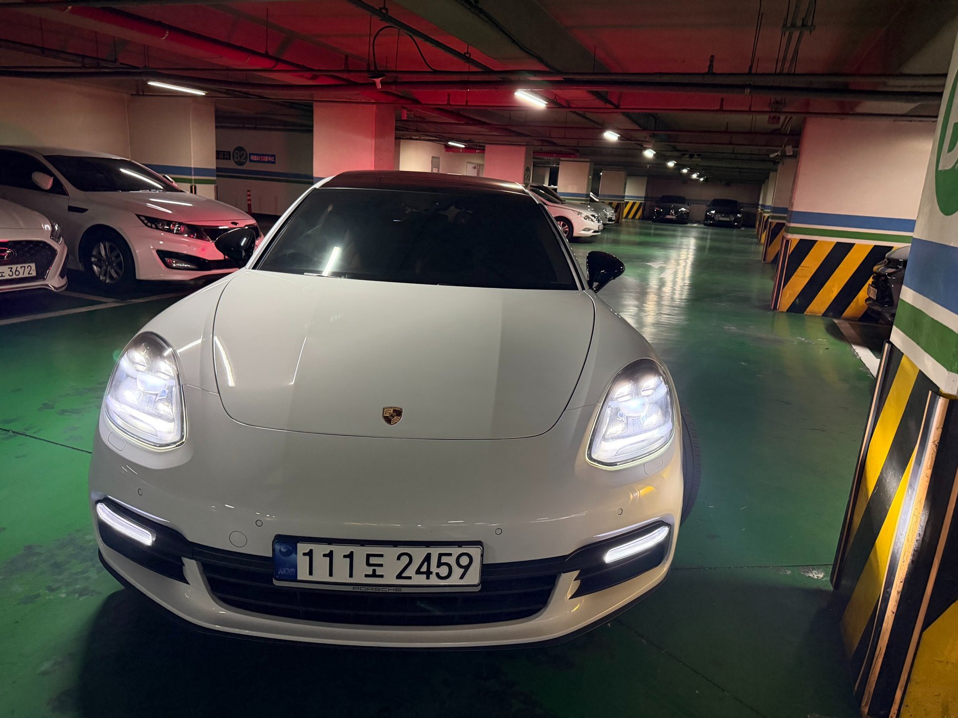 PORSCHE PANAMERA - View 1