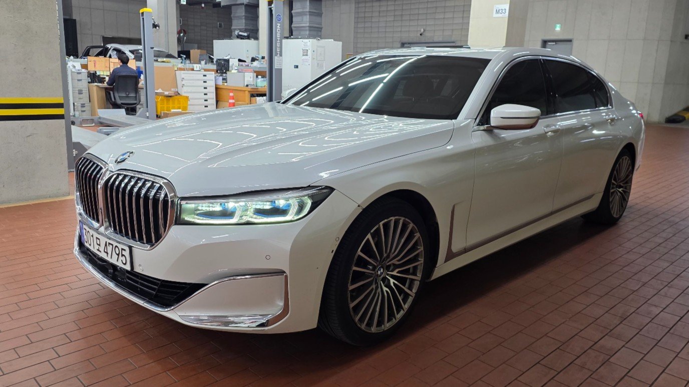 BMW 7 SERIES - View 1
