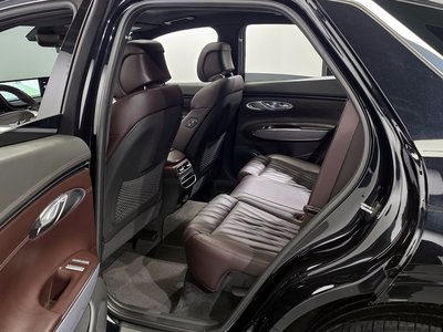 2021 Genesis GV70 — миниатюра 11