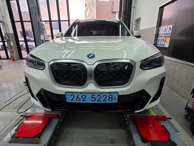 صورة 1 لـ 2025 BMW IX3