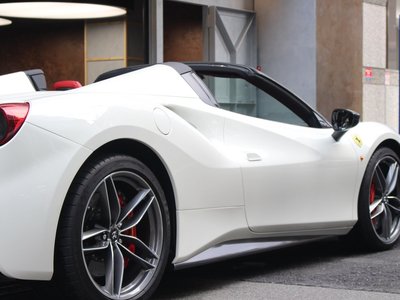 2017 Ferrari 488 SPIDER — миниатюра 12