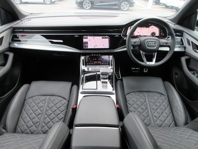 AUDI Q8 - 8