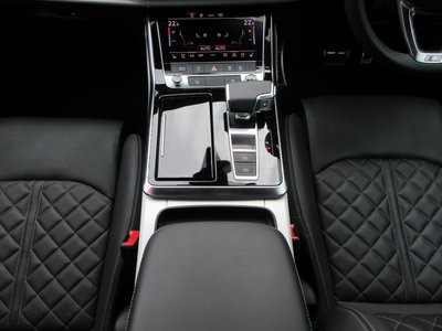صورة مصغرة 14 لـ 2025 AUDI Q8