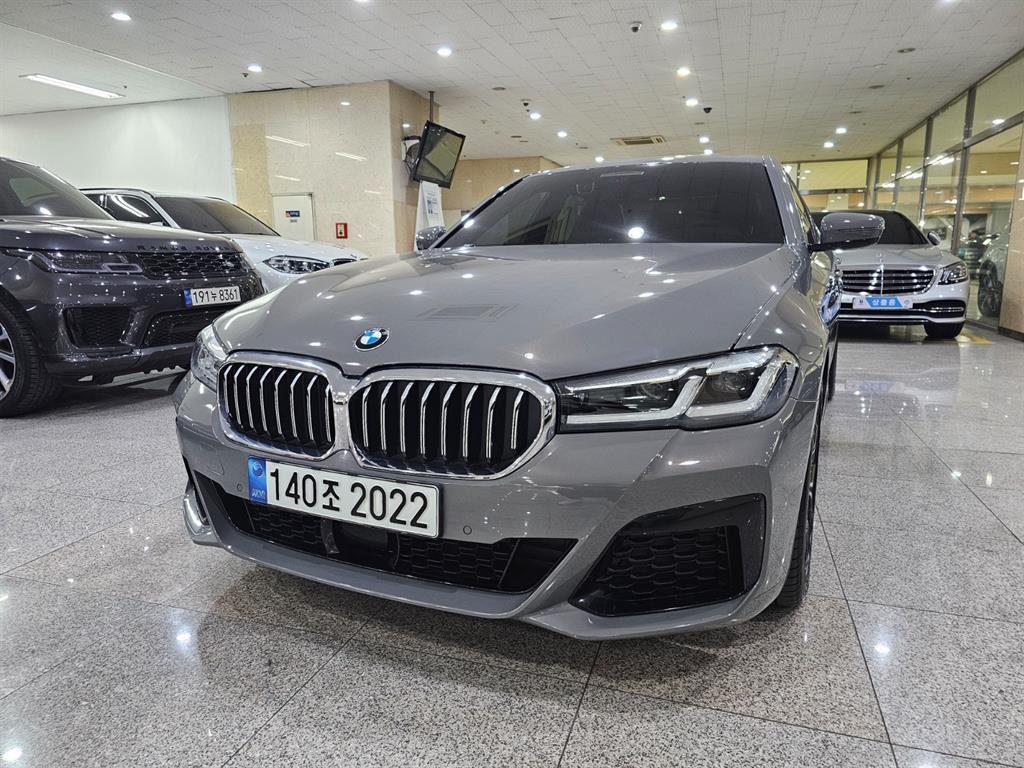 BMW 5 SERIES - View 1