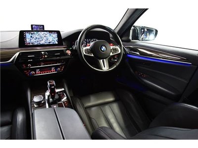 2018 BMW M5 — миниатюра 60