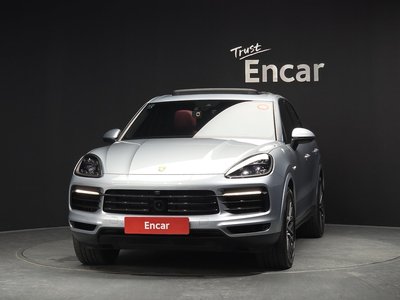 صورة 2 لـ 2021 Porsche CAYENNE