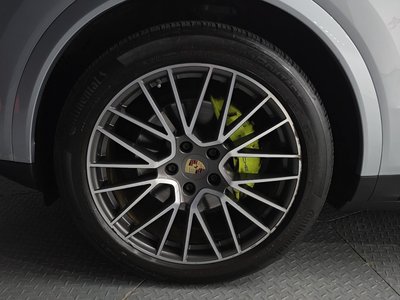 صورة 6 لـ 2021 Porsche CAYENNE