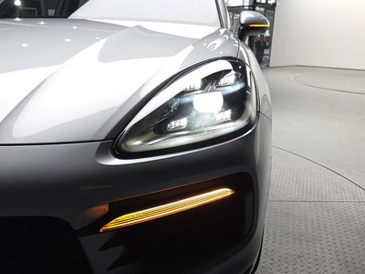 صورة 9 لـ 2021 Porsche CAYENNE