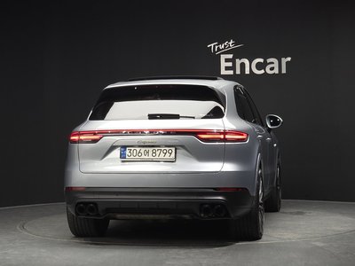 صورة 3 لـ 2021 Porsche CAYENNE