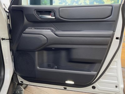 صورة مصغرة 30 لـ 2025 Toyota LAND CRUISER 250