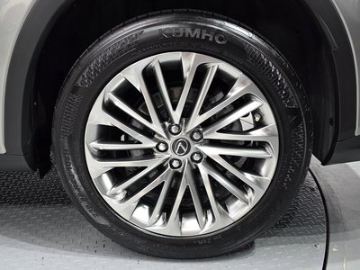 صورة 6 لـ 2021 Lexus RX
