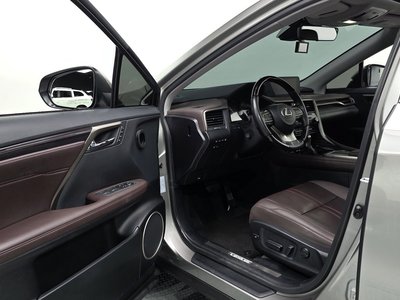 صورة 10 لـ 2021 Lexus RX