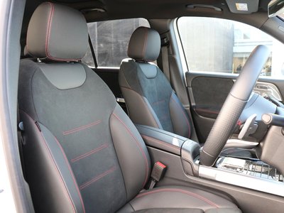 MERCEDES-BENZ GLB - 6