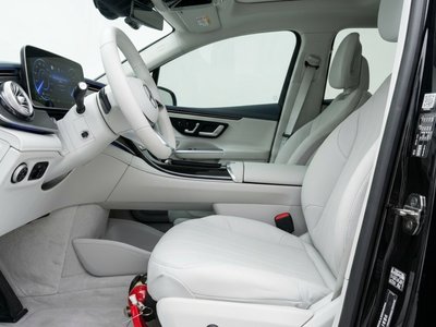 2026 Mercedes-BENZ EQE photo 10