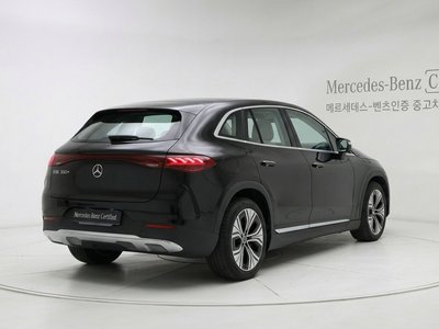 2026 Mercedes-BENZ EQE photo 4
