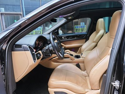 PORSCHE CAYENNE - 3