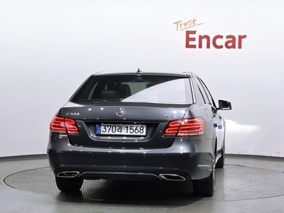 MERCEDES-BENZ E-CLASS - 4