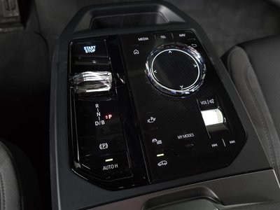 2025 BMW IX 缩略图 12