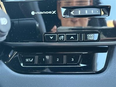 صورة 6 لـ 2023 Lexus RX