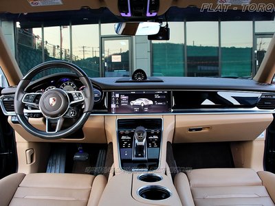 PORSCHE PANAMERA - 4