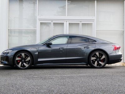 AUDI E-TRON GT QUATTRO - 6