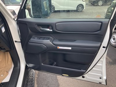 TOYOTA LAND CRUISER 250 - 9