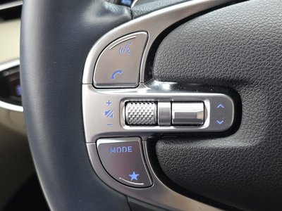 2022 Genesis GV70 — миниатюра 18