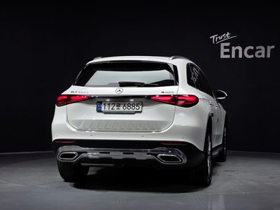 2023 Mercedes-BENZ GLC photo 3