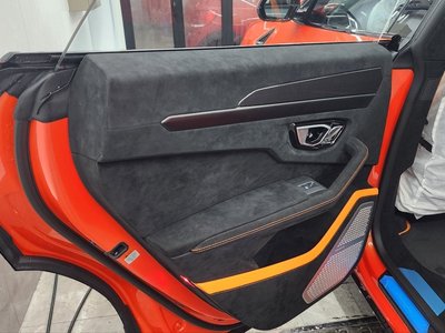 LAMBORGHINI URUS - 6