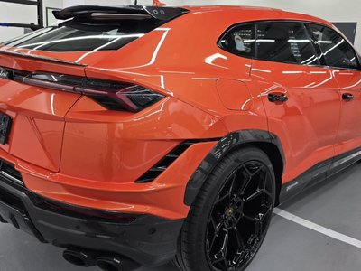 LAMBORGHINI URUS - 5