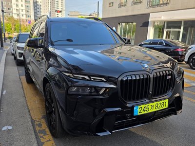 BMW X7 - 7