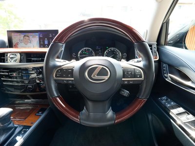 صورة مصغرة 16 لـ 2016 Lexus LX
