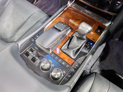 صورة مصغرة 22 لـ 2016 Lexus LX
