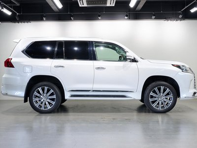 صورة مصغرة 4 لـ 2016 Lexus LX