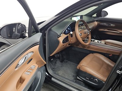 صورة 10 لـ 2023 Genesis GV70