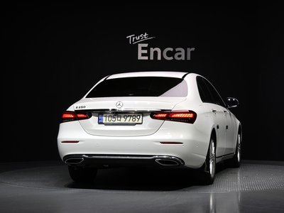 MERCEDES-BENZ E-CLASS - 3