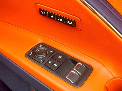 2017 Lexus LC — миниатюра 22