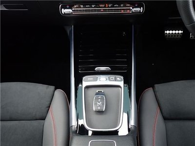 2025 Mercedes-BENZ GLB 缩略图 34