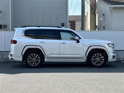 TOYOTA LAND CRUISER 300 - 6