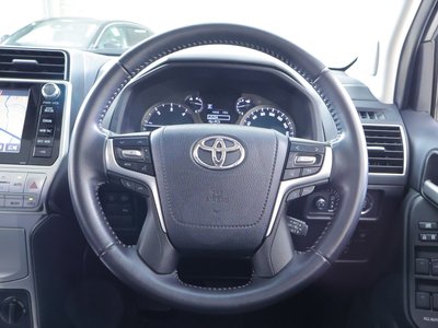 TOYOTA LAND CRUISER PRADO - 8