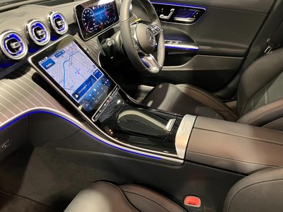 2025 MERCEDES-BENZ C-CLASS — миниатюра 13