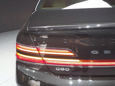 صورة 10 لـ 2019 Genesis G90