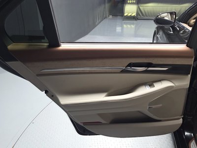 صورة مصغرة 15 لـ 2019 Genesis G90