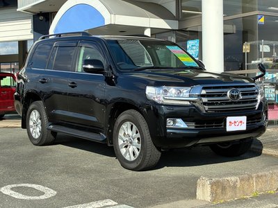 TOYOTA LAND CRUISER 200 - 9